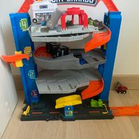 Garage hot wheels