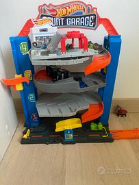 Garage hot wheels