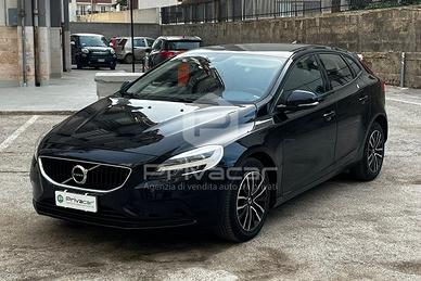 VOLVO V40 D2