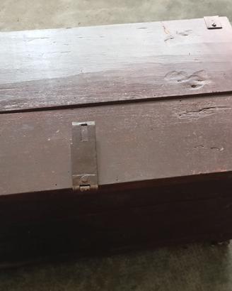 vecchia cassa in legno anni 50 fatta artigianalmen