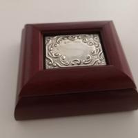 Cofanetto in legno con placca in argento 925