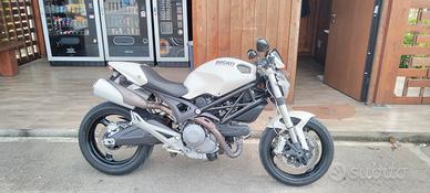 Ducati Monster 696+ - 2010