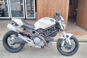 Ducati Monster 696+ - 2010