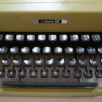 Macchina da Scrivere Olivetti Lettera 32