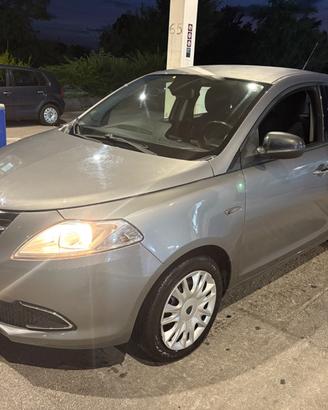 Lancia Ypsilon 1.2 69 CV BENZ/GPL*PERFETTA