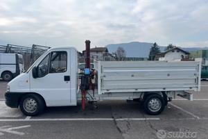 Ducato jtd con gru Ferrari 520