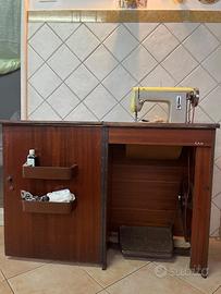 Macchina da cucire d'epoca Z.A.M. Milano