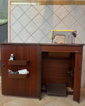 Macchina da cucire d'epoca Z.A.M. Milano