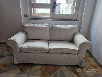 Divano 2 posti Ikea