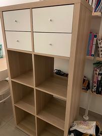 Kallax rovere chiaro con 4 cassetti bianchi