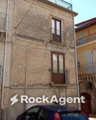 Casa indipendente di 95 m² con 2 locali e box auto