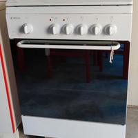 cucina libera installazione  con forno elettrico