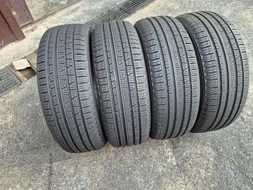 4 gomme 4 stagioni PIRELLI 215/65/17 COME NUOVE
