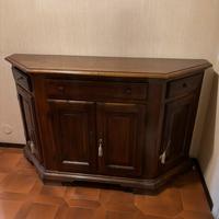 Mobile in legno con 4 ante e 4 cassetti
