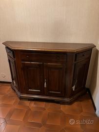 Mobile in legno con 4 ante e 4 cassetti