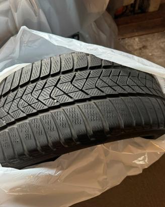Gomme pneum invernali pirelli  255/35/21 audi Q3RS