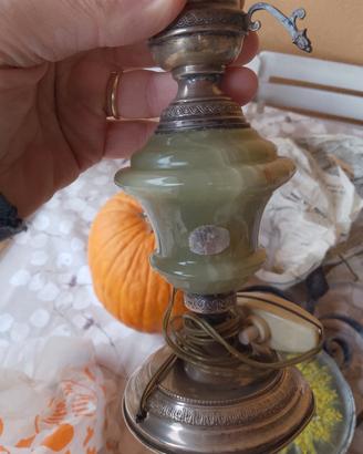 lampada vintage in onice verde