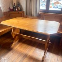 Tavolo in legno naturale, abete