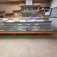 Arredamento supermercato scaffali e banchi frigo