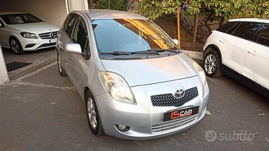 Toyota Yaris 1.4 D-4D 5 porte M-MT Sol automatica