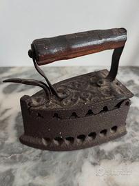 ferro da stiro a carbone antico 