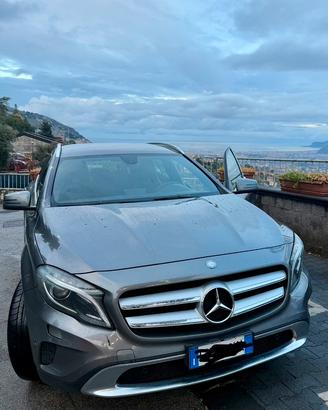 Mercedes GLA A200 con motore rifatto