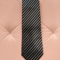 Cravatta nera azzurra e blu