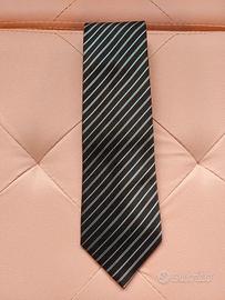 Cravatta nera azzurra e blu