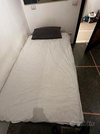 Letto piazza e mezzo contenitore  + due materassi