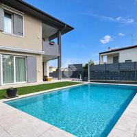 VILLA A SCHIERA D'ANGOLO A CASTELNUOVO DEL GARDA