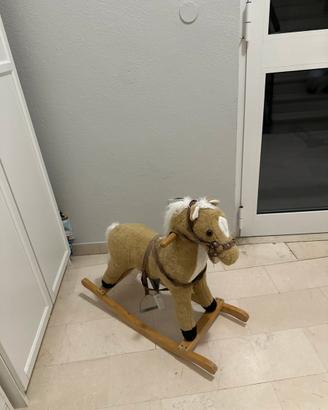 Cavallo dondolo