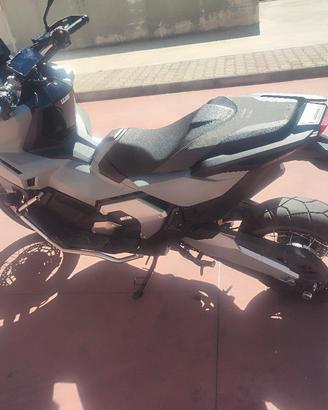 Honda xadv 750 