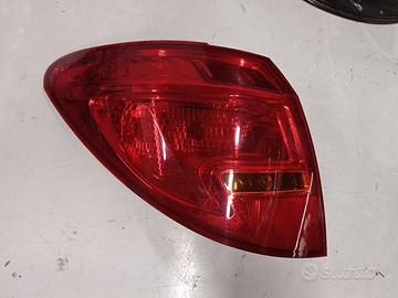 Fanale posteriore esterno sx Opel Meriva B 