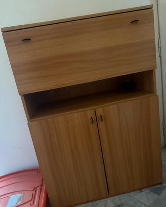 Mobile credenza con ribalta e ante in legno