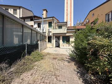 CASA INDIPENDENTE A SAN MARTINO DI LUPARI
