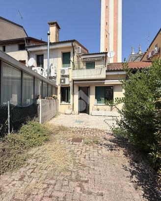 CASA INDIPENDENTE A SAN MARTINO DI LUPARI