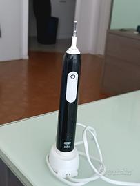 Spazzolino elettrico Oral B modello 3757