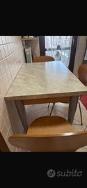 Tavolo e sedie