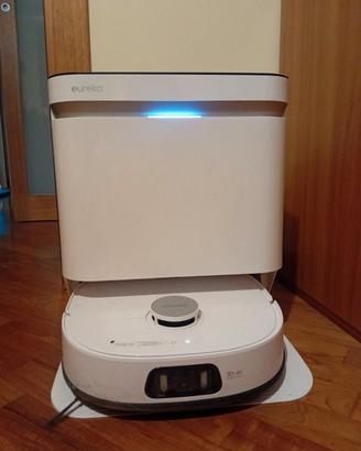 robot aspirapolvere  e lavapavimenti 