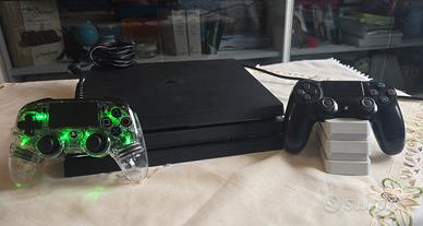 PlayStation 4 Pro 1TB + 2 Controller + Ricarica