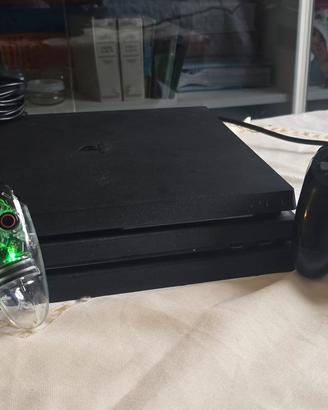 PlayStation 4 Pro 1TB + 2 Controller + Ricarica