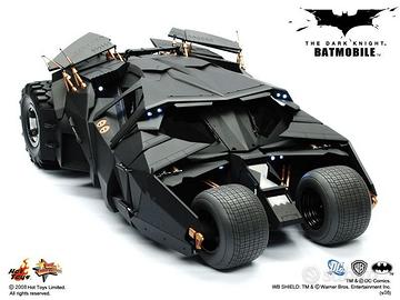 BATMOBILE TUMBLER HOT TOYS