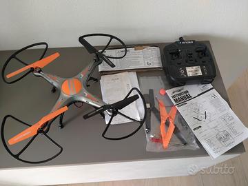 drone giocattolo radiocomandato a batteria 