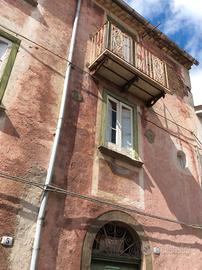 Abitazione casa indipendente Roccamandolfi Molise