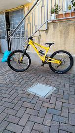 Commencal SUPREME 8 2011
