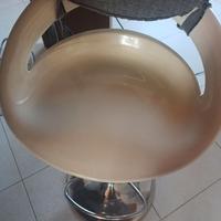 2 sgabelli bianchi senza cuscino