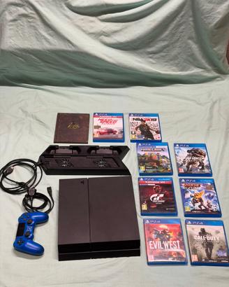PS4 500GB + 9 giochi + controller + stand ventole