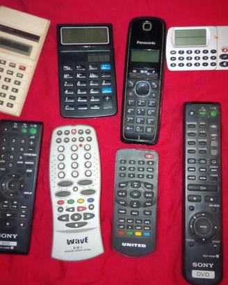 Lotto di 8 pezzi tra telecomandi tv e dvd, calcola