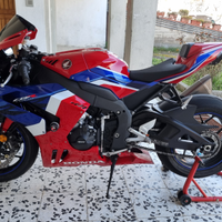 Honda cbr 1000rr r