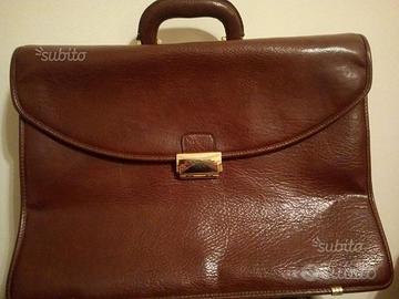 Ventiquattrore in vera pelle con chiusura ottone